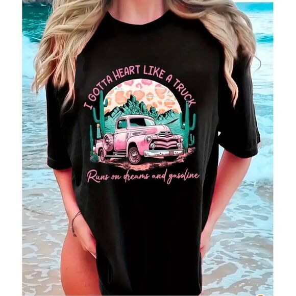 Country T Shirt Lainey Wilson Short-Sleeve Heart Like a Truck Black - Picture 1 of 4